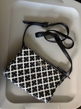 Kenneth Cole Reaction Black & White Geometric Crossbody Bag